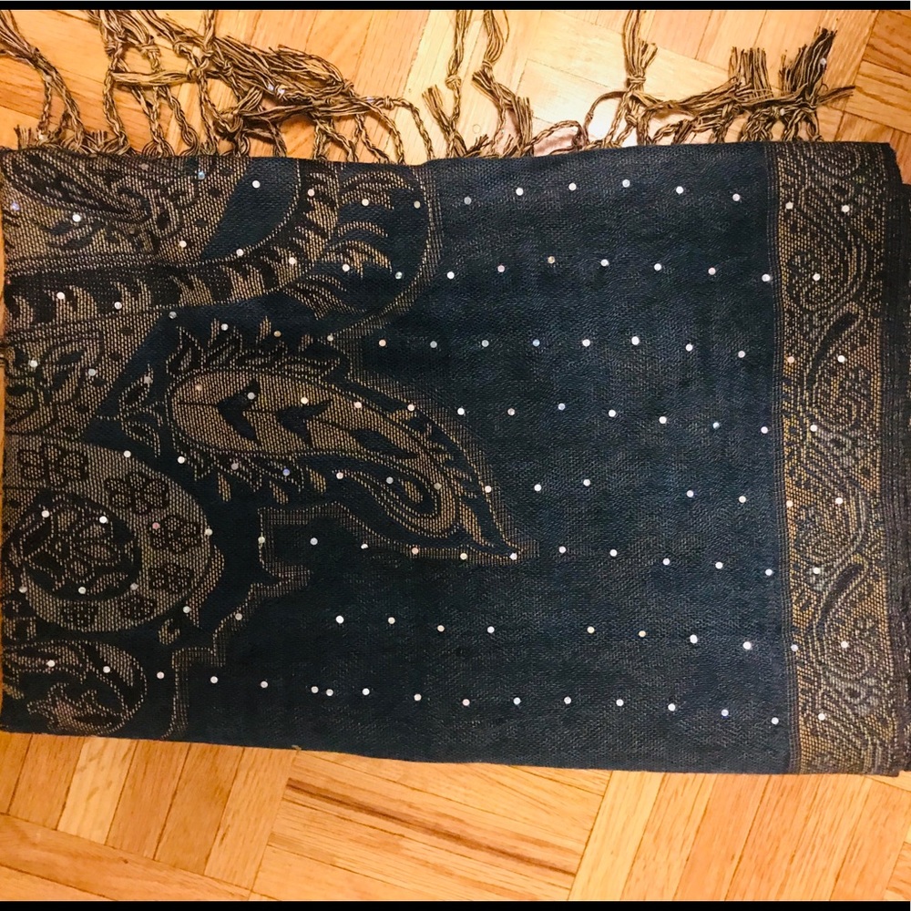 Scarf - Picture 4 of 4